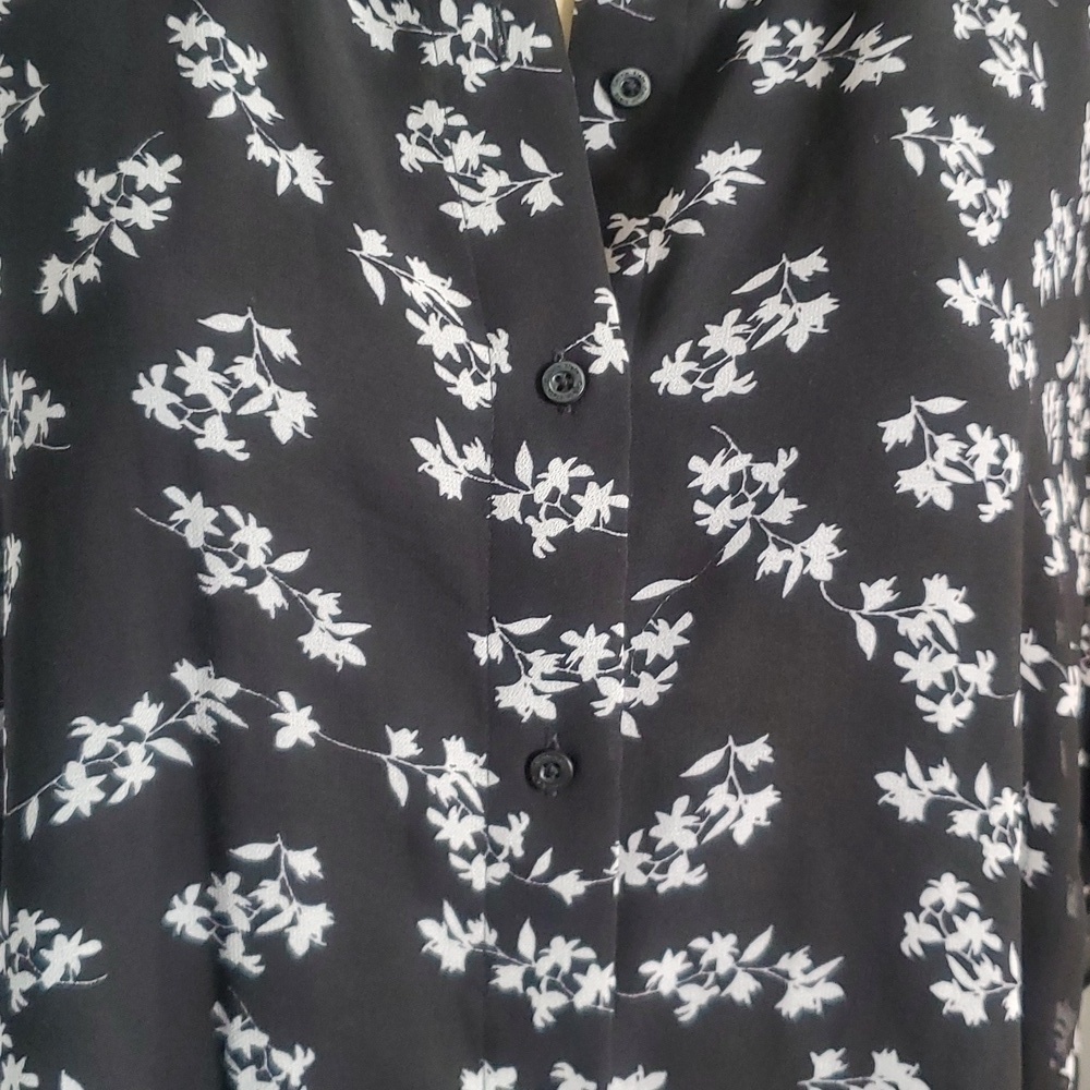 NWT Calvin Klein Black White flowered button down blouse Size 3XL - Picture 7 of 10